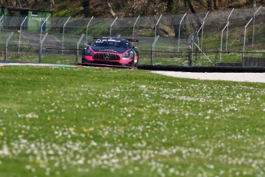 Scarperia, 23 Mart 2024 İtalya: Kroll-Prinz-Partl-Heyer 'den HOFOR Yarış Ekibi' nden Mercedes-AMG GT3 Mugello Pisti 'nde 12: 00 Hankook sırasında iş başında.