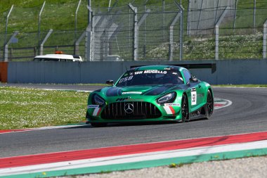 Scarperia, 23 Mart 2024 İtalya: Milletvekili Mercedes-AMG GT3 Thomas Gostner-Corinna Gostner tarafından Mugello Pisti 'nde 12: 00 Hankook eylemi sırasında kullanıldı.