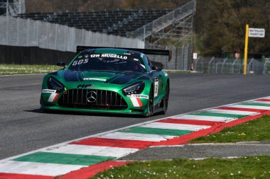 Scarperia, 23 Mart 2024 İtalya: Milletvekili Mercedes-AMG GT3 Thomas Gostner-Corinna Gostner tarafından Mugello Pisti 'nde 12: 00 Hankook eylemi sırasında kullanıldı.