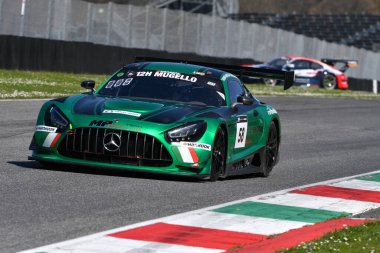 Scarperia, 23 Mart 2024 İtalya: Milletvekili Mercedes-AMG GT3 Thomas Gostner-Corinna Gostner tarafından Mugello Pisti 'nde 12: 00 Hankook eylemi sırasında kullanıldı.