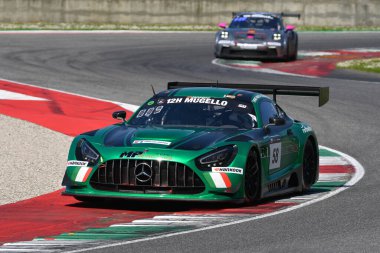 Scarperia, 23 Mart 2024 İtalya: Milletvekili Mercedes-AMG GT3 Thomas Gostner-Corinna Gostner tarafından Mugello Pisti 'nde 12: 00 Hankook eylemi sırasında kullanıldı.