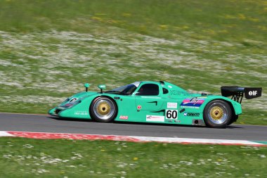 Scarperia, 5 Nisan 2024: 1990 yılında İtalya 'daki Mugello Pisti' nde Mugello Classic 2024 sırasında Chetah G606 grubu faaliyete geçti.