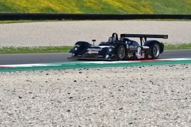 Scarperia, 5 Nisan 2024: Riley & Scott MK III C yılı 2002 Mugello Classic 2024 tarihinde İtalya 'daki Mugello Circuit.