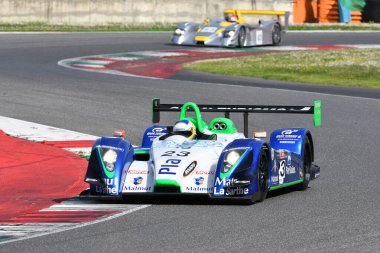 Scarperia, 5 Nisan 2024: Pescarolo C60 yıl 2005 Mugello Classic 2024 tarihinde İtalya 'daki Mugello Pisti' nde faaliyet göstermiştir..