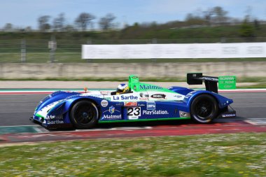 Scarperia, 5 Nisan 2024: Pescarolo C60 yıl 2005 Mugello Classic 2024 tarihinde İtalya 'daki Mugello Pisti' nde faaliyet göstermiştir..