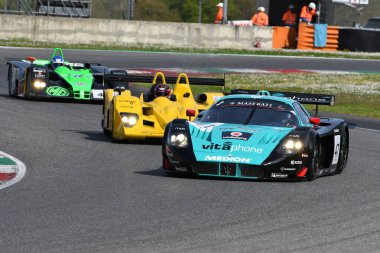 Scarperia, 5 Nisan 2024: Maserati MC12 GT1 yıl 2005 Mugello Classic 2024 tarihinde İtalya 'daki Mugello Pisti' nde faaliyet göstermiştir..