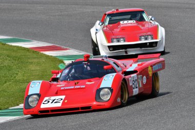 Scarperia, İtalya 5 Nisan 2024: Ferrari 512 M 1971 sürücü Mugello Classic 2024 sırasında Mugello Circuit, İtalya.