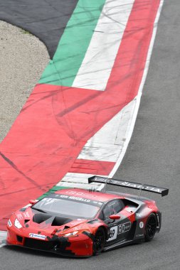 Scarperia, 23 Mart 2024 İtalya: Lamborghini Huracn GT3 RD Tabelaları Siauliai Yarış Ekibi Butkevicius-Michelon-Paskevicius tarafından Mugello Pisti 'nde 12h Hankook' ta kullanıldı
