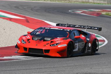 Scarperia, 23 Mart 2024 İtalya: Lamborghini Huracn GT3 RD Tabelaları Siauliai Yarış Ekibi Butkevicius-Michelon-Paskevicius tarafından Mugello Pisti 'nde 12h Hankook' ta kullanıldı