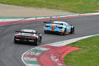Scarperia, 23 Mart 2024 İtalya: Audi R8 LMS GT3 EVO II Sundahl-Stevenson-Corbett-Geciauskas tarafından sürülen Juta Racing Team 2 Mugello Pisti 'nde 12: 00 Hankook sırasında görev başında.