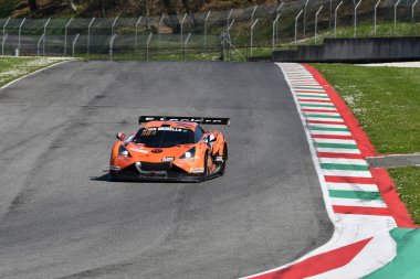 Scarperia, 23 Mart 2024 İtalya: Girdap V8 takımından Vortex V8 Amrouche-Bonnel-Courtois, Mugello Pisti 'nde 12: 00 Hankook sırasında hareket halinde..