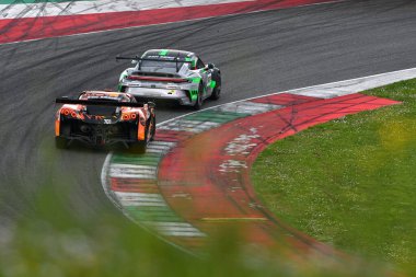 Scarperia, 23 Mart 2024 İtalya: Girdap V8 takımından Vortex V8 Amrouche-Bonnel-Courtois, Mugello Pisti 'nde 12: 00 Hankook sırasında hareket halinde..