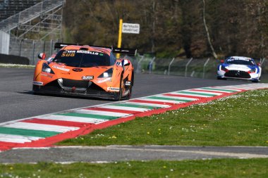 Scarperia, 23 Mart 2024 İtalya: Girdap V8 takımından Vortex V8 Amrouche-Bonnel-Courtois, Mugello Pisti 'nde 12: 00 Hankook sırasında hareket halinde..