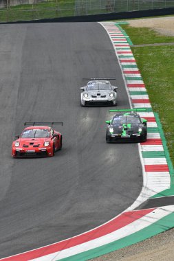 Scarperia, 23 Mart 2024 İtalya: Kırmızı Karınca Yarış Takımı 'ndan Porsche 911 GT3 Cup (992) Mugello Pisti' nde Redant-de Breucker 'ın 12h Hankook eylemi sırasında.