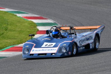 Scarperia, İtalya - 5 Nisan 2024: Lola T298 yıl 1981 Mugello Classic 2024 'te Mugello Pisti' nde.