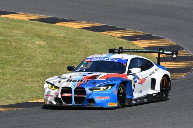 Scarperia, İtalya - 13 Temmuz 2024: BMW G82 M4 GT3 takımı BMW Italia Ceccato Racing drive by Comandini Stefano ve Guerra Francesco ACI CSAI Racing Weekend 2024 Mugello Pisti 'nde.