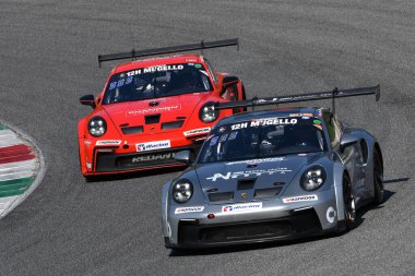 Scarperia, 23 Mart 2024 İtalya: Bruins-Cho-Kim 'in Hankook Takımı' ndan Porsche 911 GT3 Kupası (992) Mugello Pisti 'nde 12: 00 Hankook' ta yarışırken.