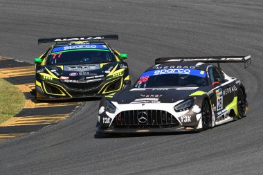 Scarperia, İtalya - 13 Temmuz 2024: NOVA RACE takımından Mercedes AMG GT3 Marchetti Alessandro ve Ferri Fulvio, ACI CSAI Yarış Haftası 2024 Mugello Pisti 'nde.