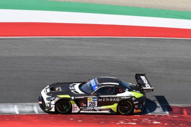 Scarperia, İtalya - 13 Temmuz 2024: NOVA RACE takımından Mercedes AMG GT3 Marchetti Alessandro ve Ferri Fulvio, ACI CSAI Yarış Haftası 2024 Mugello Pisti 'nde.