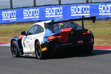 Scarperia, İtalya - 23 Ağustos 2024: BMW G82 M4 takımı BMW Italia CECCATO Racing Drive by Carvalho-Malvestiti at Mugello Circuit.