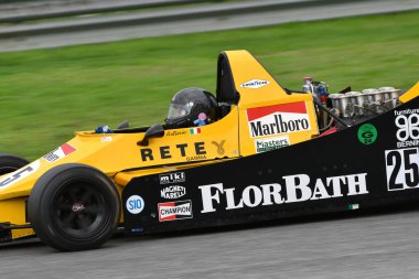 Scarperia, İtalya - 12 Ekim 2024: 1979 yılında Merzario F1A3 Mugello Circuit 'te yapılan tatbikat sırasında bilinmeyen bir hareket.