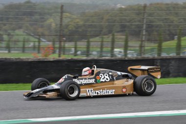 Scarperia, İtalya - 12 Ekim 2024: 1979 yılının Arrows A1b 'si eski Riccardo Patrese Mugello Circuit' teki antrenman sırasında görev başında bilinmiyor.