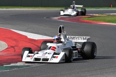 Scarperia, İtalya - 12 Ekim 2024: Asteğmen N174 1974 Mugello Circuit 'te yapılan tatbikat sırasında bilinmeyen bir hareket.