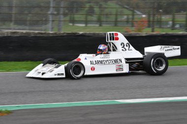 Scarperia, İtalya - 12 Ekim 2024: Asteğmen N174 1974 Mugello Circuit 'te yapılan tatbikat sırasında bilinmeyen bir hareket.