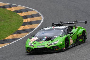Scarperia, İtalya - 29 Eylül 2024: HAMAGUCHI-JEFFERIES-CALDARELLI tarafından üretilen IRON LYNX ekibinden Lamborghini Huracan LMGT3 Evo2.