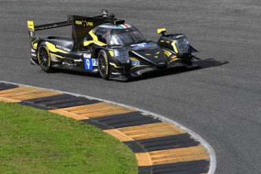 Scarperia, İtalya - 29 Eylül 2024: RIED-CAPIETTO-CAIROLI tarafından üretilen IRON LYNX ekibinden Oreca 07 Gibson Mugello 'nun 4h..