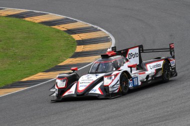 Scarperia, İtalya - 29 Eylül 2024: VECTOR Spor Ekibi 'nden Oreca 07 Gibson CULLEN-RICHELMI-PIlet' in Mugello 'nun 4: 00' ü sırasında faaliyete geçmesi.