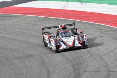 Scarperia, İtalya - 29 Eylül 2024: VECTOR Spor Ekibi 'nden Oreca 07 Gibson CULLEN-RICHELMI-PIlet' in Mugello 'nun 4: 00' ü sırasında faaliyete geçmesi.