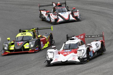 Scarperia, İtalya - 29 Eylül 2024: AO BY TF ABD takımından Oreca 07 Gibson, EDGAR-DELETRAZ-KUBICA tarafından Mugello 'nun saat 4: 00' ünde harekete geçti
