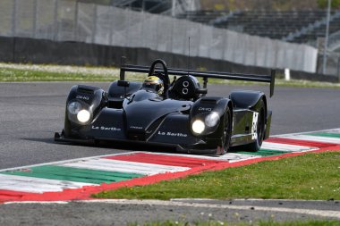 Scarperia, 5 Nisan 2024: Cesaret C60 yılı 2005 Mugello Classic 2024 sırasında İtalya 'daki Mugello Pisti' nde.