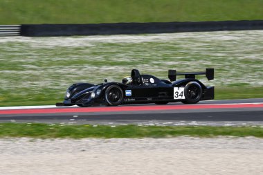 Scarperia, 5 Nisan 2024: Cesaret C60 yılı 2005 Mugello Classic 2024 sırasında İtalya 'daki Mugello Pisti' nde.