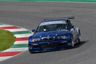 Scarperia, 5 Nisan 2024: BMW M3 E46 GTR Yılı 2001 Mugello Classic 2024 sırasında İtalya 'daki Mugello Pisti' nde.