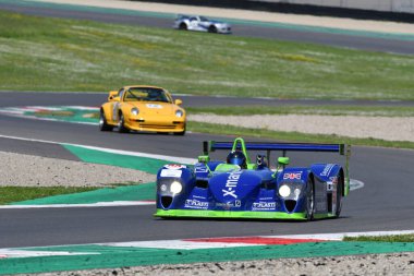 Scarperia, 5 Nisan 2024: Dallara SP1 yılı 2002 Mugello Classic 2024 sırasında İtalya 'daki Mugello Pisti' nde faaliyet gösterdi.