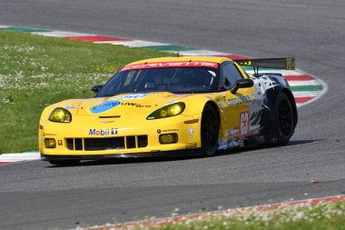 Scarperia, 5 Nisan 2024: Chevrolet Corvette C6 ZR1 yıl 2010 Mugello Classic 2024 'te İtalya' daki Mugello Pisti 'nde.