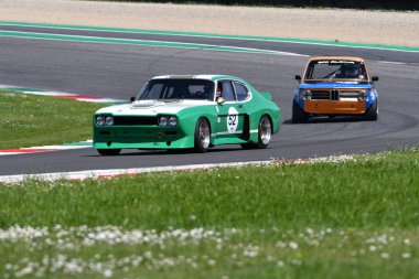 Scarperia, İtalya - 5 Nisan 2024: Ford Capri RS 3100 Köln Yılı 1973 Mugello Classic 2024 'te İtalya' daki Mugello Pisti 'nde eylem halindeydi