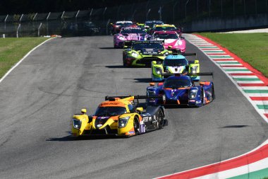Scarperia, İtalya - 29 Eylül 2024: ELMS 4 saatlik Mugello Yarışı sırasında LMP3 Prototipleri.
