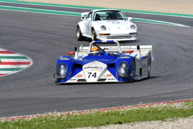 Scarperia, 5 Nisan 2024: Reynard 01Q yılı 2000 Mugello Classic 2024 'te İtalya' daki Mugello Pisti 'nde.