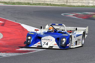 Scarperia, 5 Nisan 2024: Reynard 01Q yılı 2000 Mugello Classic 2024 'te İtalya' daki Mugello Pisti 'nde.