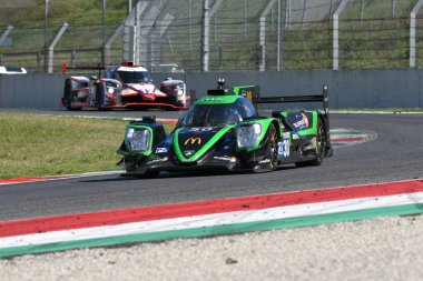 Scarperia, İtalya - 29 Eylül 2024: DUQUEINE Ekibi 'nden Oreca 07 Gibson KOOOLEN-SIMENAUER-ALLEN tarafından Mugello' nun saat 4 'ünde görev başında.