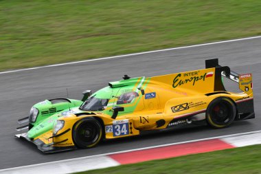 Scarperia, İtalya - 29 Eylül 2024: INTER EUROPOL COMPETITION ekibinden Oreca 07 Gibson GRAY-NOVALAK-GHIOTTO tarafından yürütülüyor.