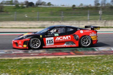 Scarperia, 5 Nisan 2024: Ferrari F430 GTC Evo Yılı 2009 Mugello Classic 2024 tarihinde İtalya 'daki Mugello Pisti' nde faaliyet göstermektedir..