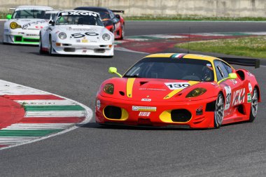 Scarperia, 5 Nisan 2024: Ferrari F430 GTC Evo Yılı 2009 Mugello Classic 2024 tarihinde İtalya 'daki Mugello Pisti' nde faaliyet göstermektedir..
