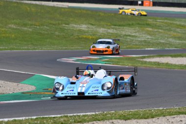 Scarperia, 5 Nisan 2024: Cesaret C65 yıl 2005 Mugello Classic 2024 sırasında İtalya 'daki Mugello Pisti' nde.