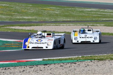 Scarperia, İtalya - 5 Nisan 2024: Mugello Pisti 'nde Mugello Classic 2024 sırasında B36..