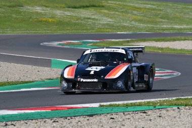 Scarperia, İtalya - 5 Nisan 2024: Porsche 935 K3 yıl 1980 Mugello Classic 2024 Mugello Circuit 'te.