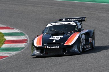 Scarperia, İtalya - 5 Nisan 2024: Porsche 935 K3 yıl 1980 Mugello Classic 2024 Mugello Circuit 'te.